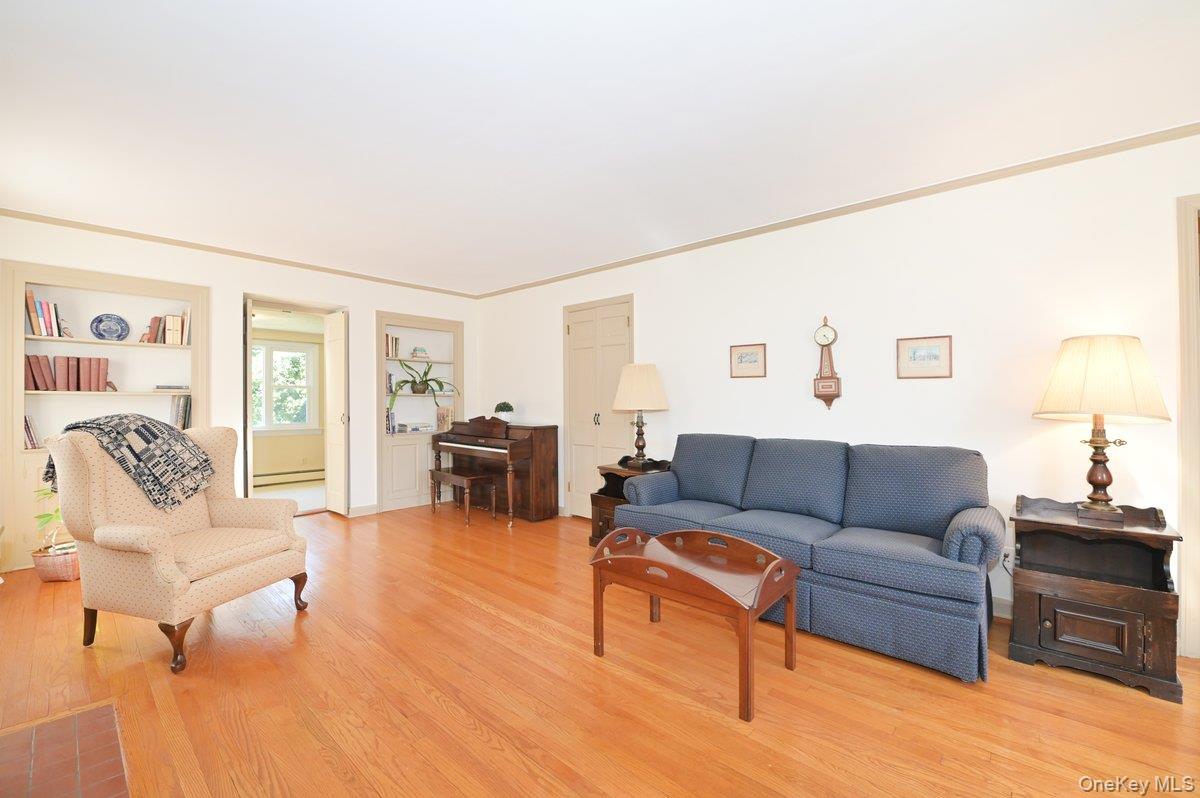 #5 photo, 146 Kildare Road, Garden City , NY 11530