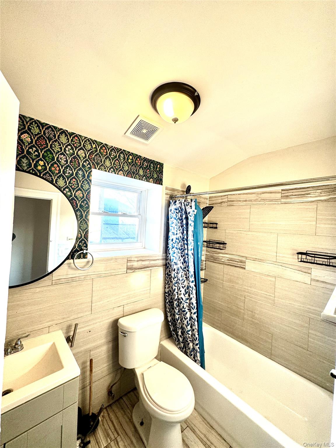 #12 photo, 164-41 108th Drive, Jamaica , NY 11433