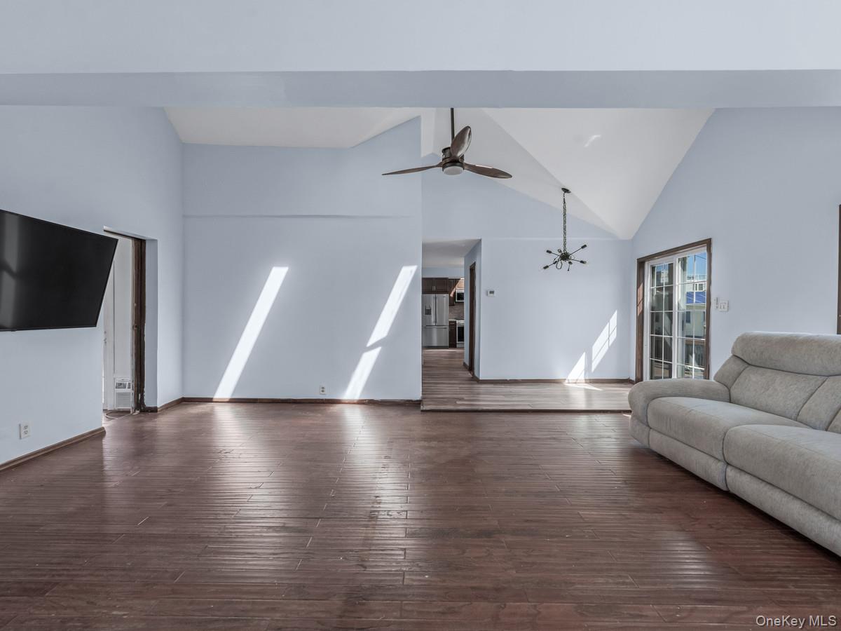 #3 photo, 2 Hyannis Court, East Rockaway , NY 11518