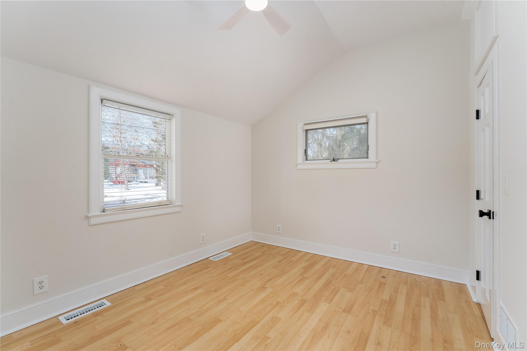 #5 photo, 5 Sherman Avenue, Саффолк ‖ Hampton Bays , NY 11946