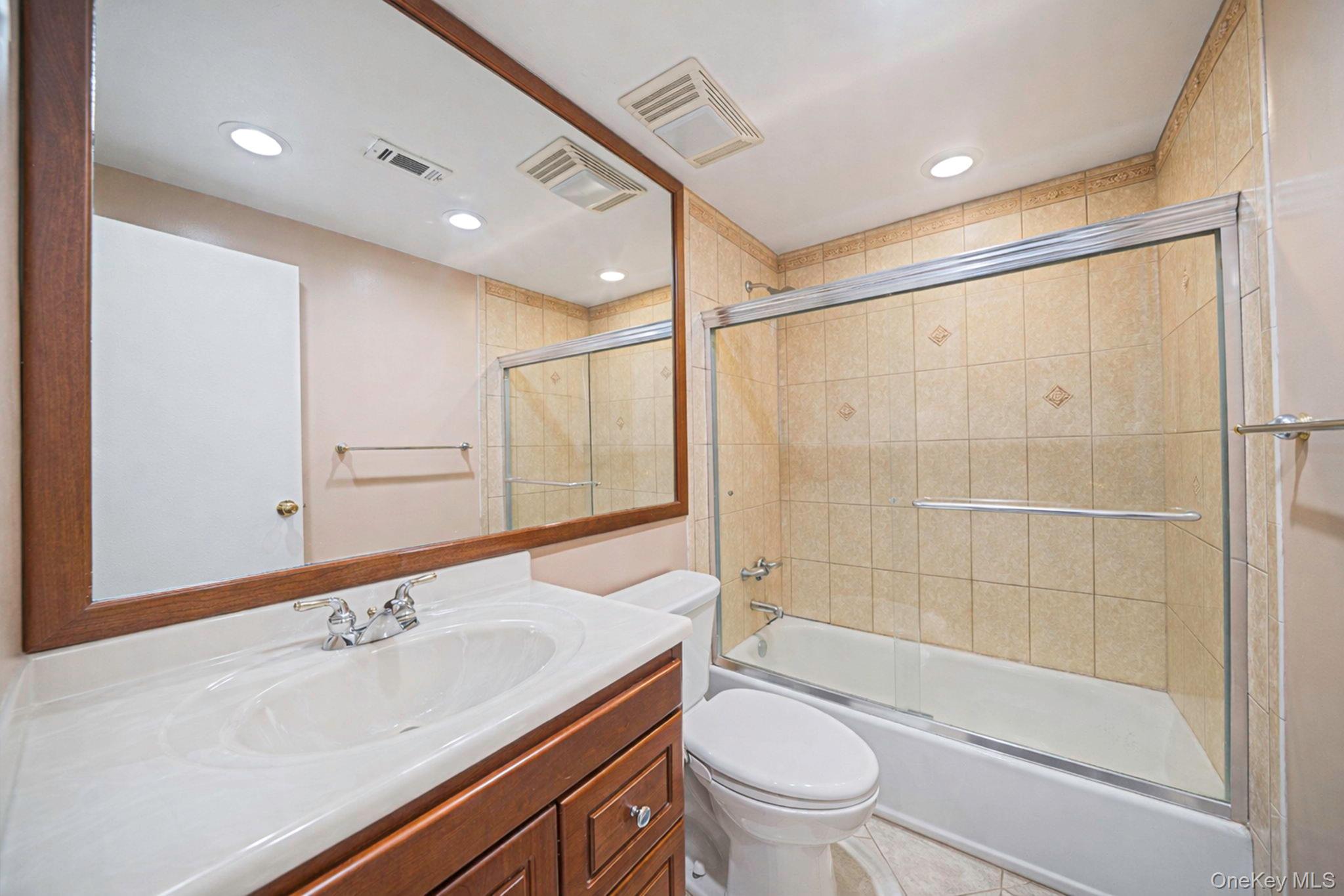 #14 photo, 113 Birchwood Road, সাফোক কাউন্টি Medford , NY 11763