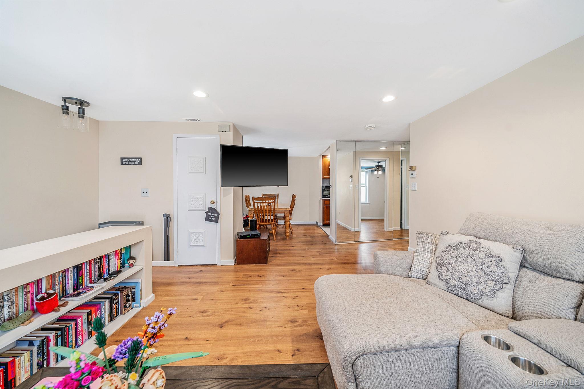 #17 photo, 113 Birchwood Road, সাফোক কাউন্টি Medford , NY 11763