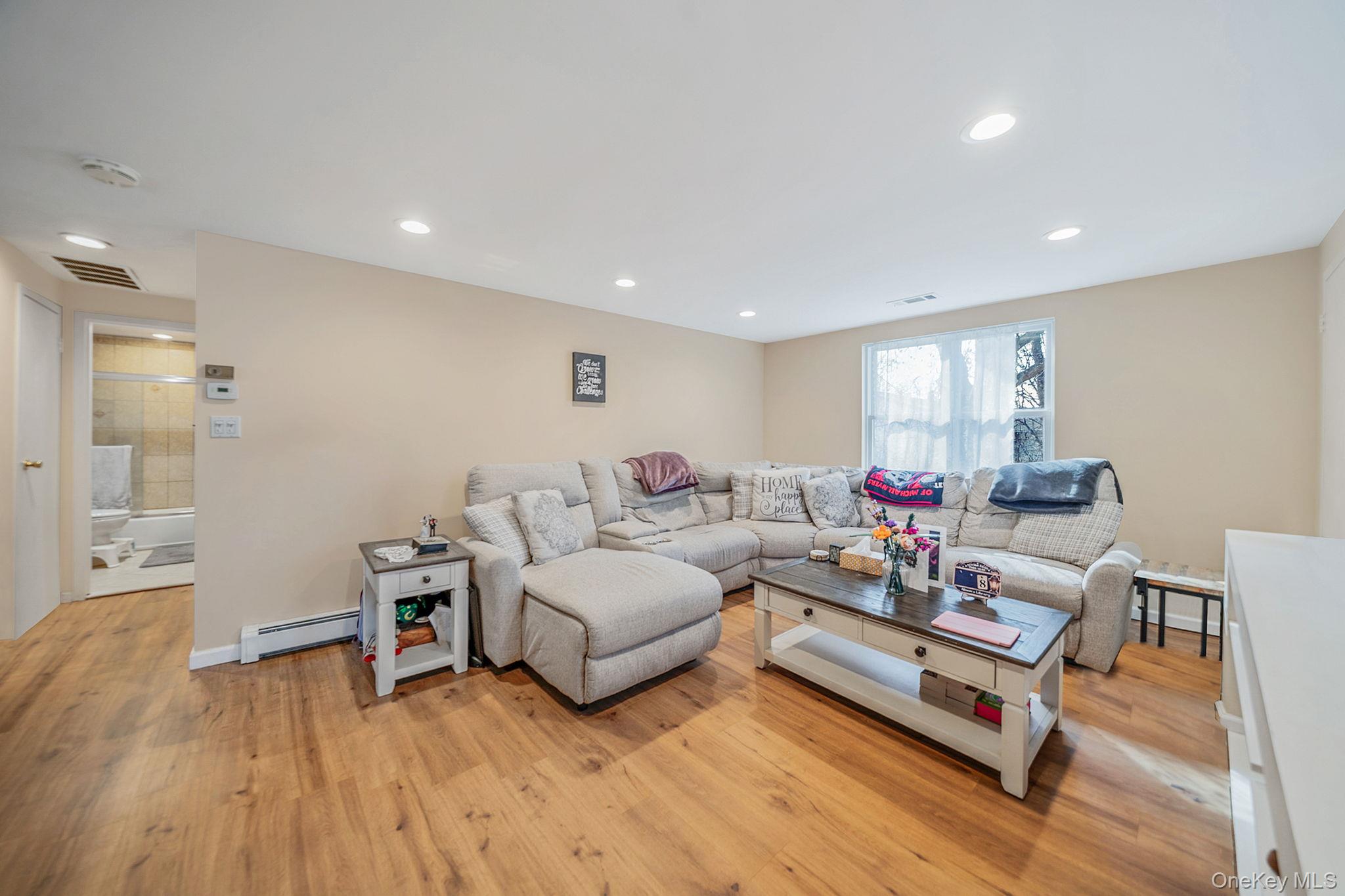 #5 photo, 113 Birchwood Road, সাফোক কাউন্টি Medford , NY 11763