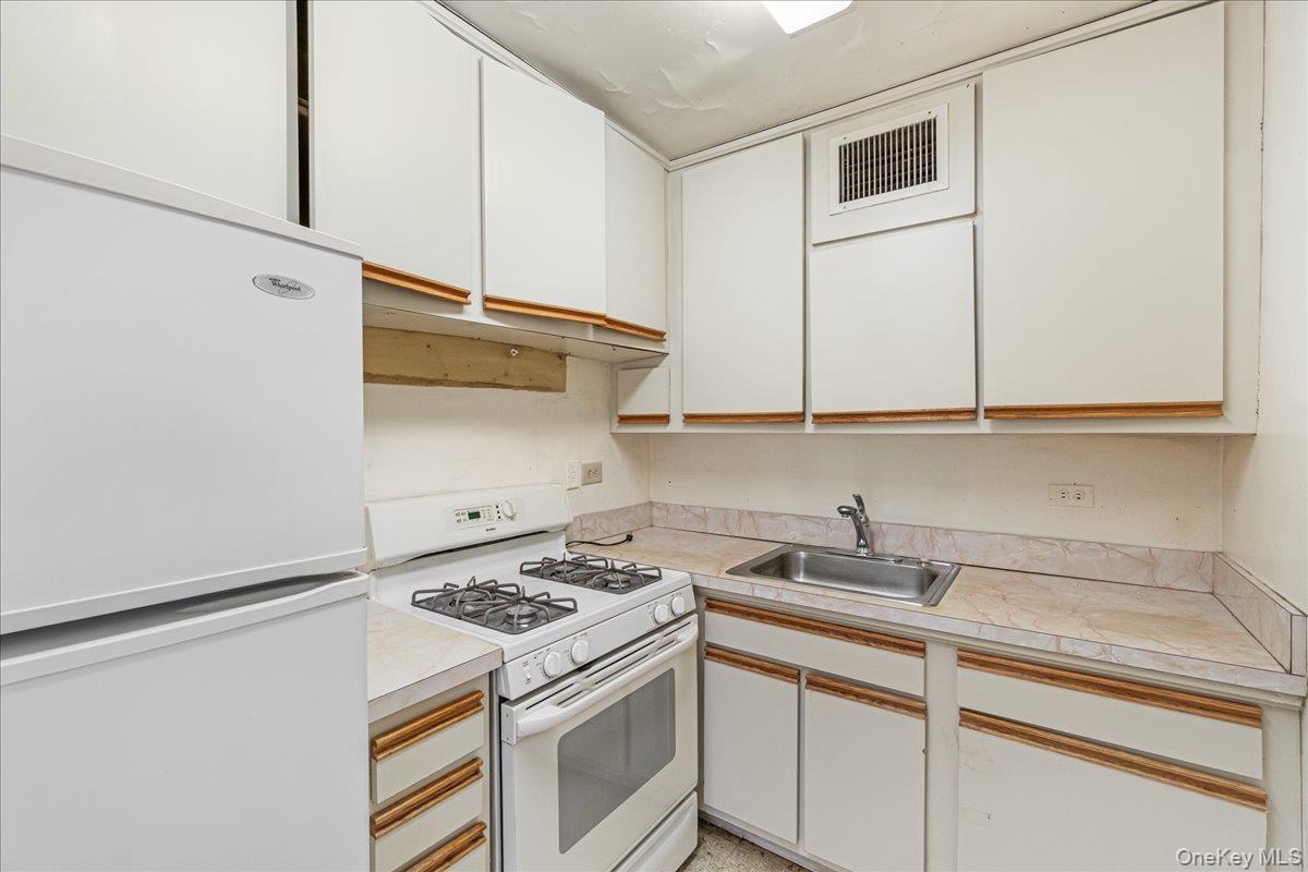 #11 photo, 102-30 66th Road, কুইন্‌স Forest Hills , NY 11375