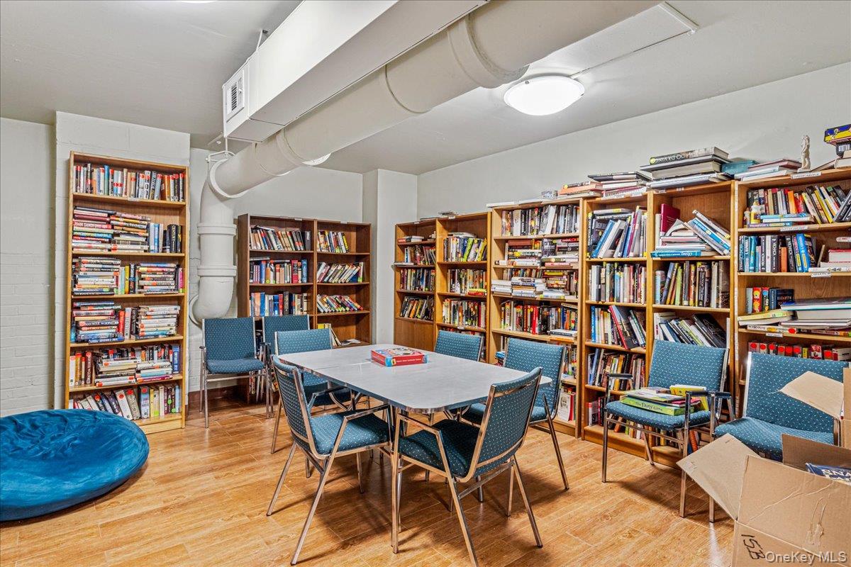 #16 photo, 102-30 66th Road, কুইন্‌স Forest Hills , NY 11375