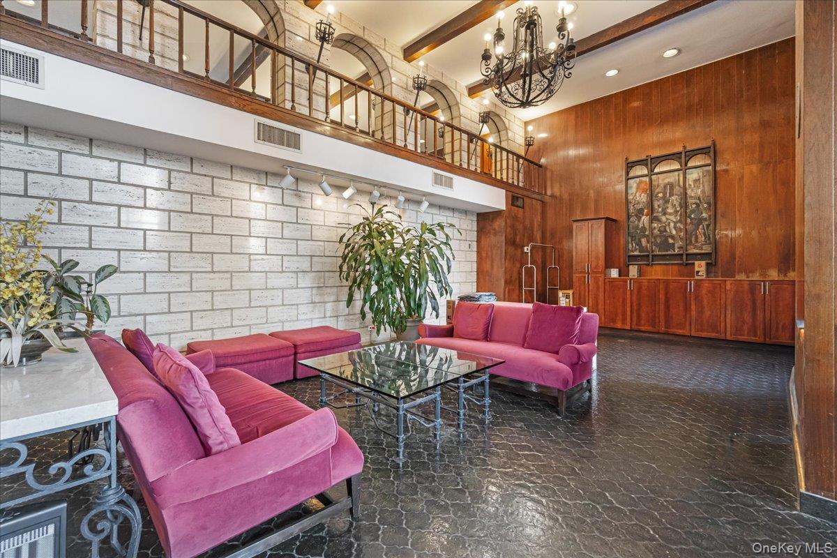 #17 photo, 102-30 66th Road, কুইন্‌স Forest Hills , NY 11375