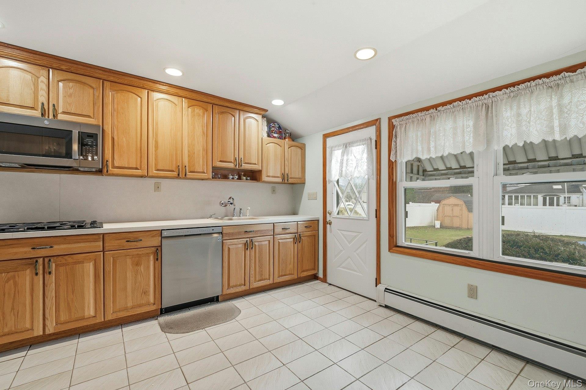 #15 photo, 48 Eastfield Lane, সাফোক কাউন্টি Melville , NY 11747