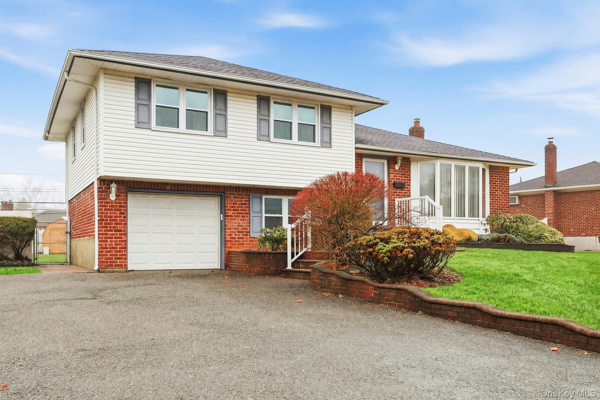 #2 photo, 48 Eastfield Lane, সাফোক কাউন্টি Melville , NY 11747