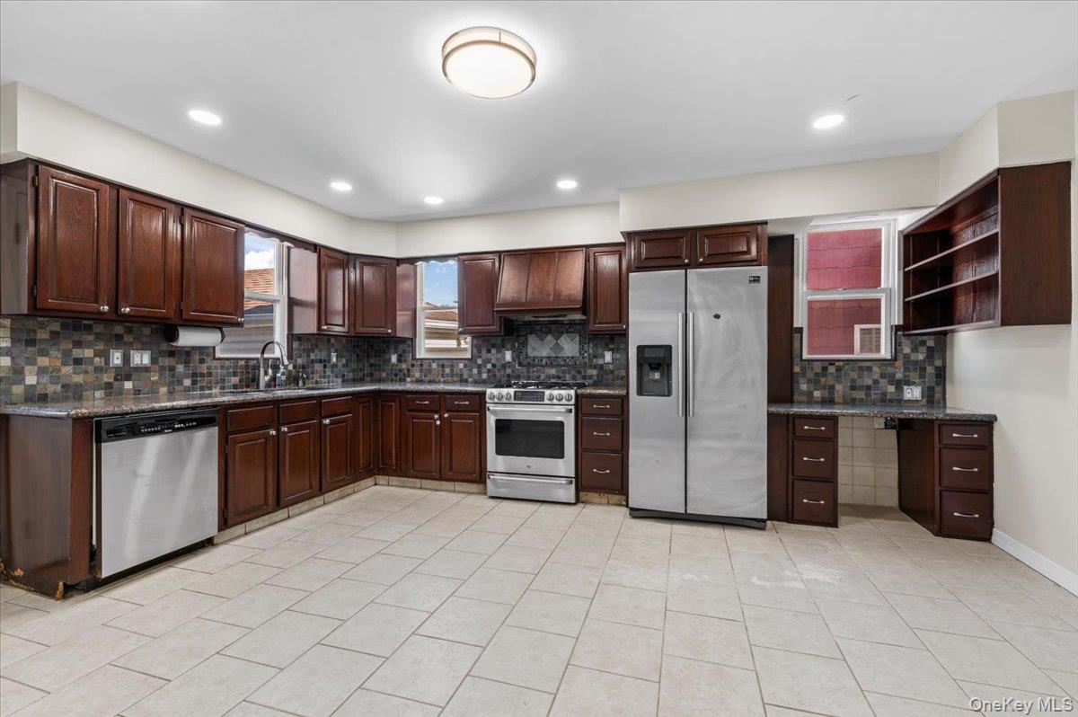 #11 photo, 348 Mulry Lane, Lawrence , NY 11559