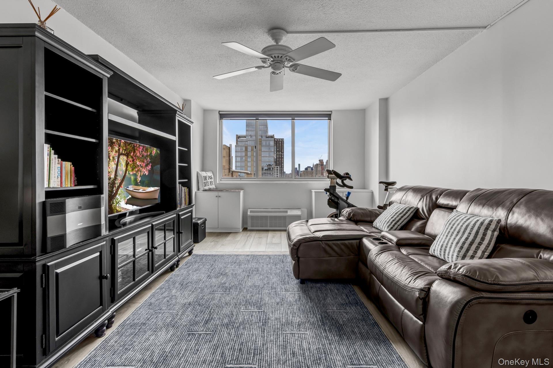 #2 photo, 345 E 93rd Street, ম্যানহাটন New York (Manhattan) , NY 10128