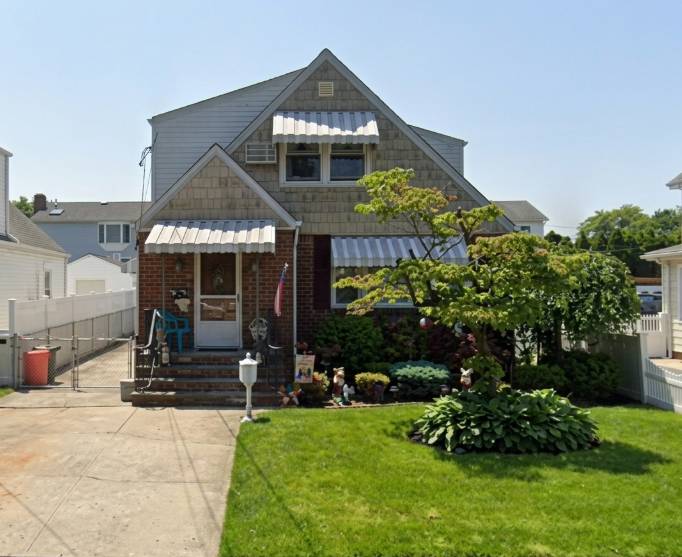 #1 photo, 351 Pennsylvania Ave, Mineola , NY 11501