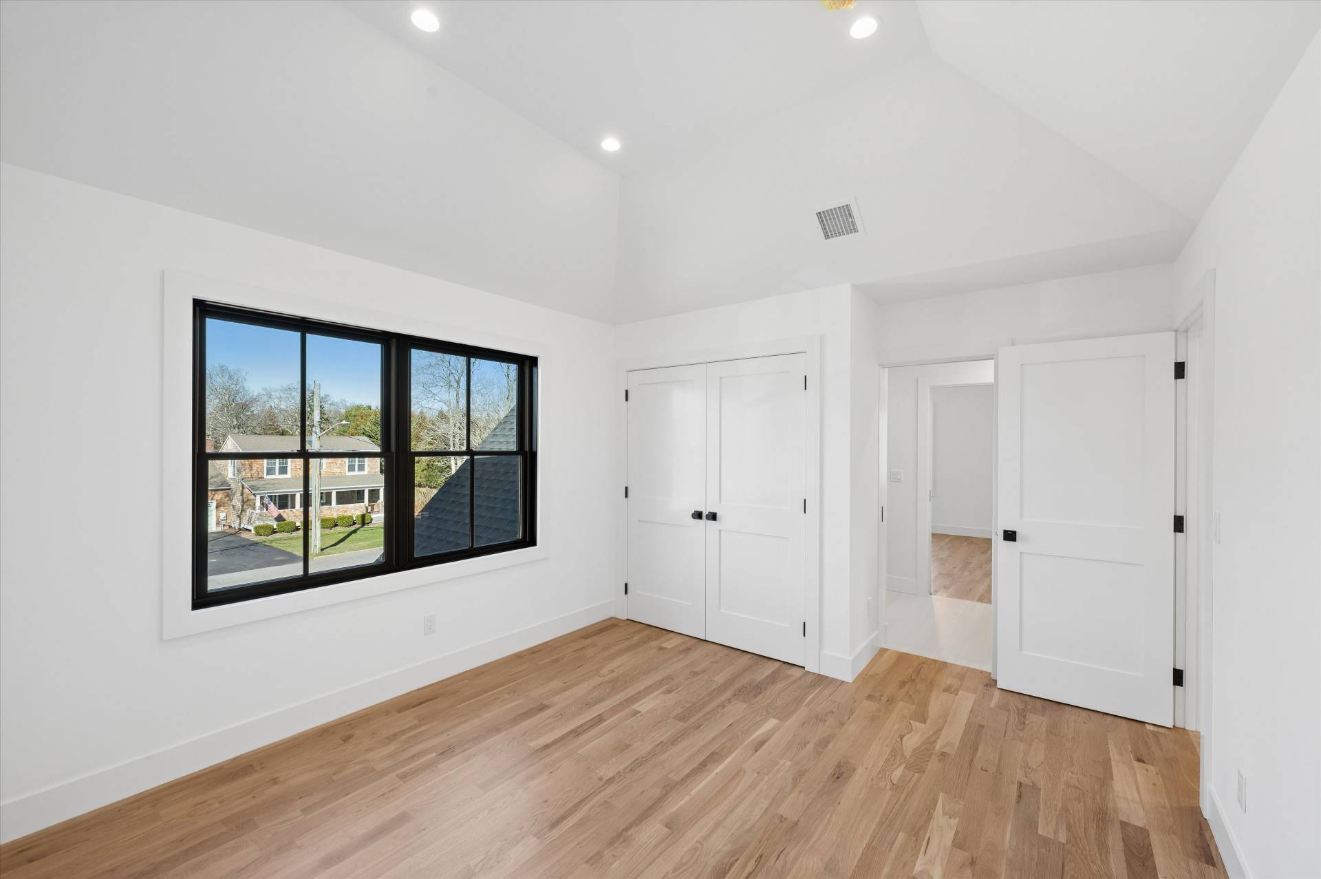 #18 photo, 14 Bay Ave, সাফোক কাউন্টি East Quogue , NY 11942