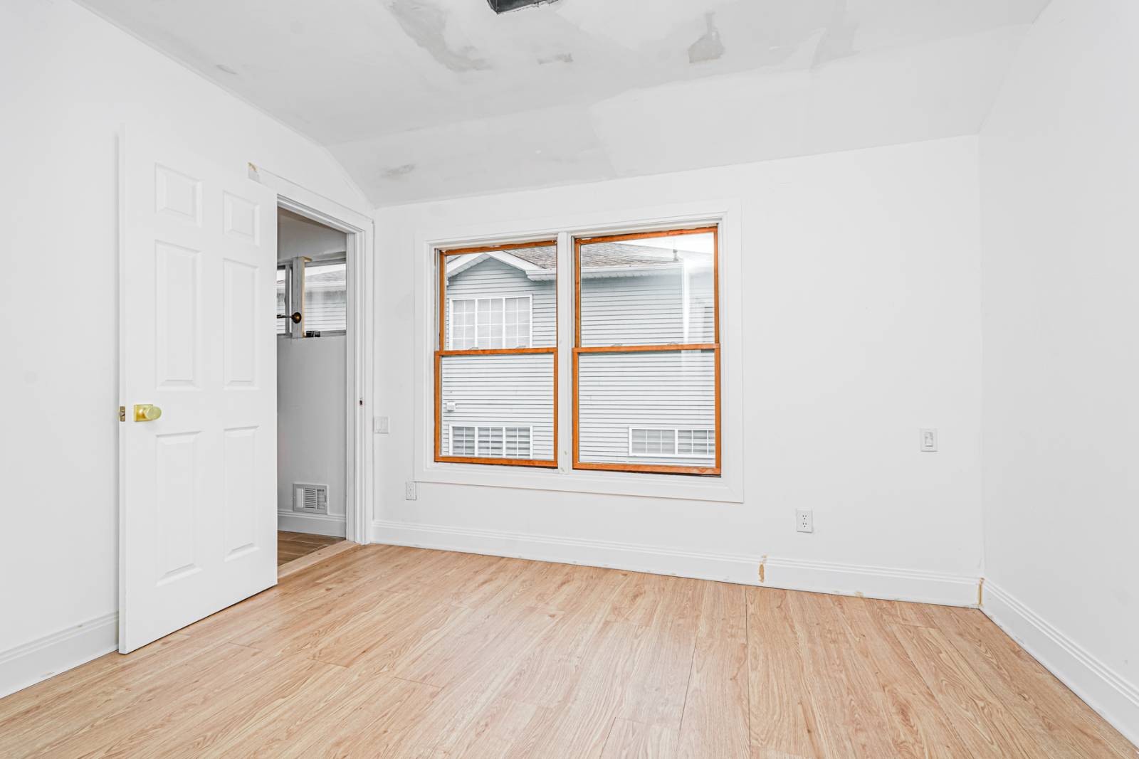 #19 photo, 170 Darnell Lane, Staten Island , NY 10309