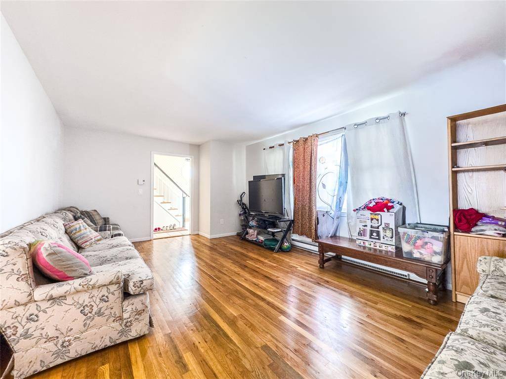 #10 photo, 8 Noel Court, Brewester , NY 10509