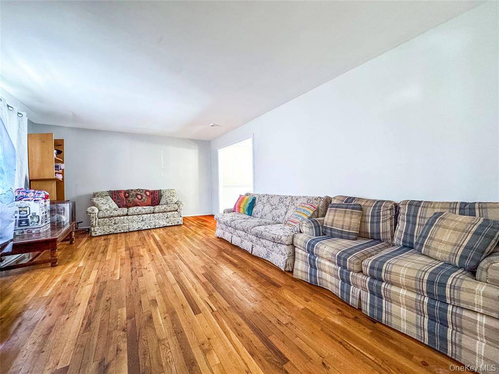 #11 photo, 8 Noel Court, Brewester , NY 10509