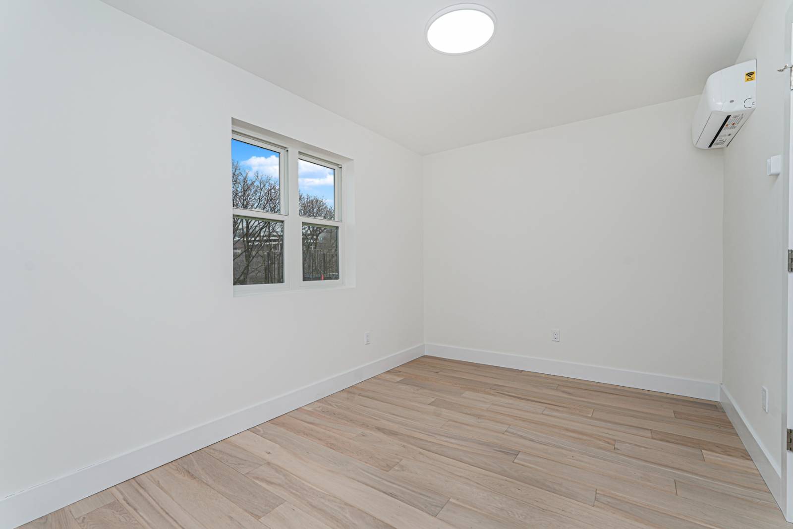 #31 photo, 54 Cedarcliff Road, סטטן איילנד Staten Island , NY 10301