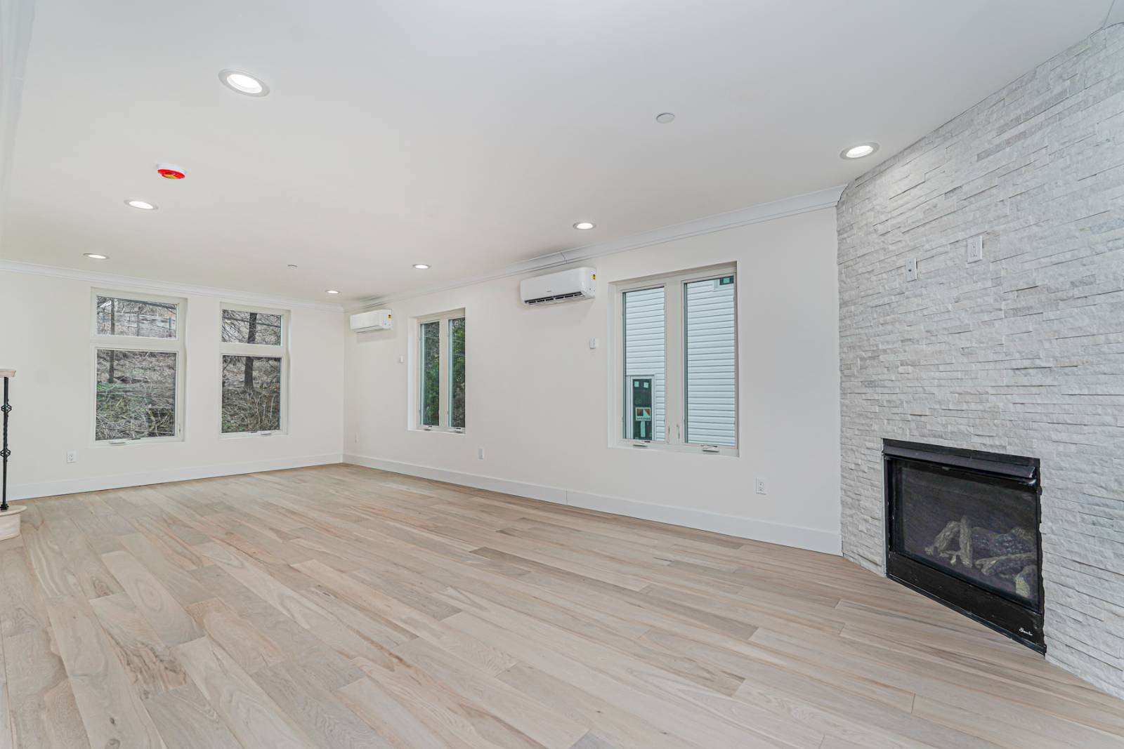 #9 photo, 54 Cedarcliff Road, סטטן איילנד Staten Island , NY 10301