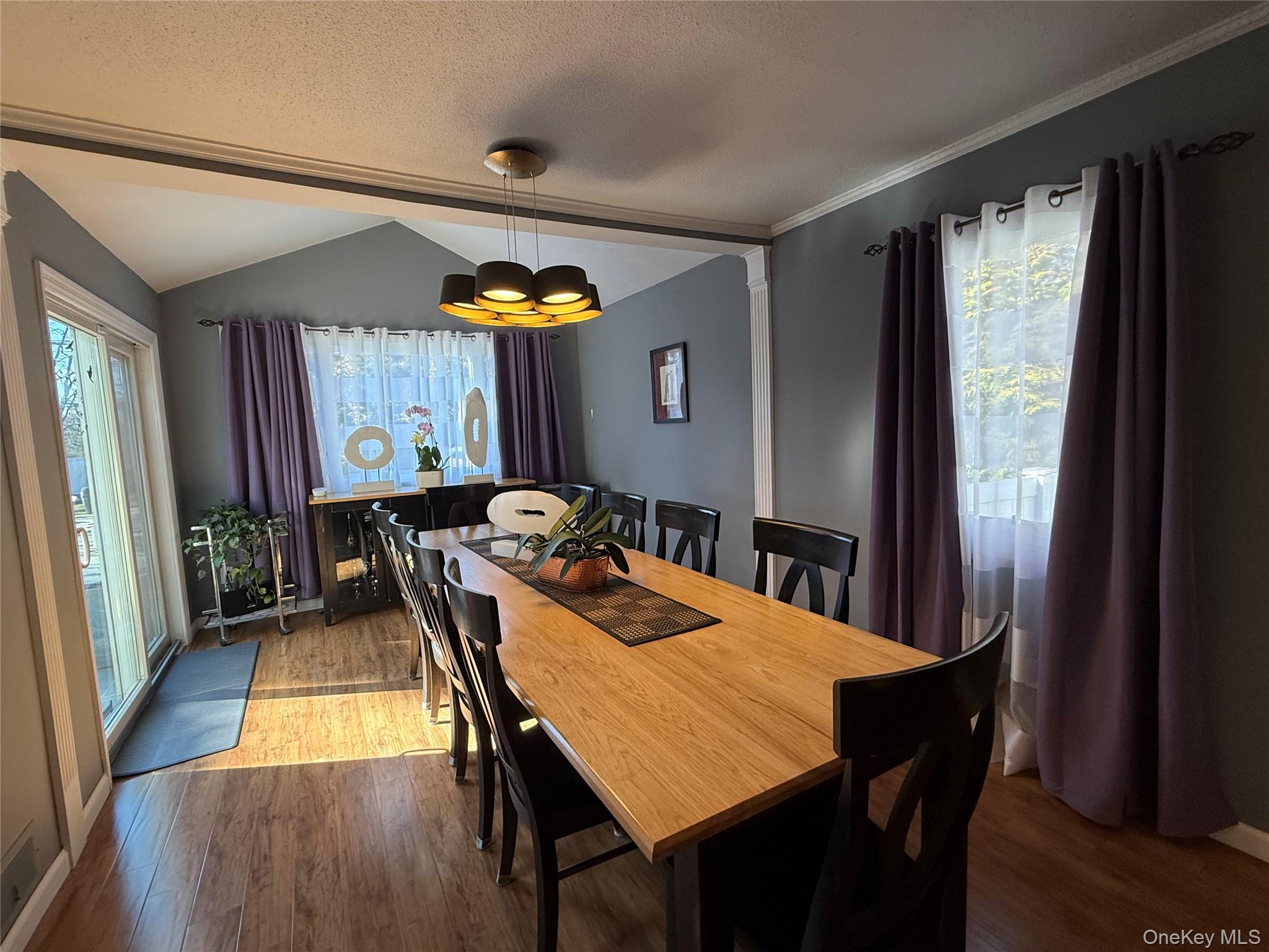 #11 photo, 14 Townsend Place, Syosset , NY 11791