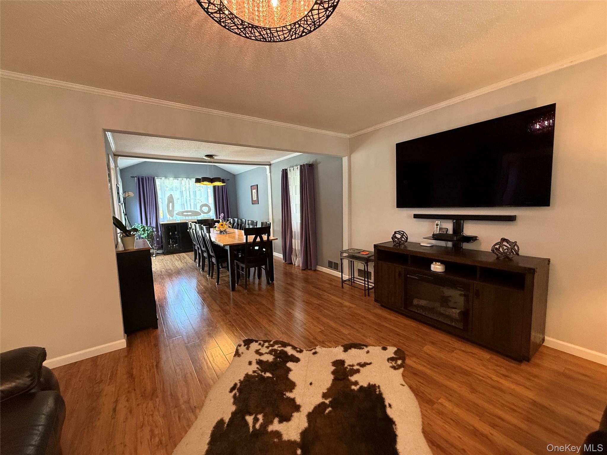 #13 photo, 14 Townsend Place, Syosset , NY 11791