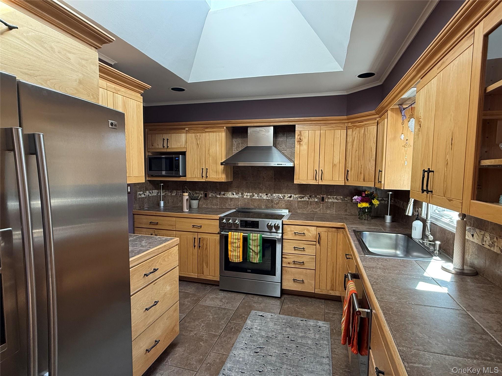 #6 photo, 14 Townsend Place, Syosset , NY 11791