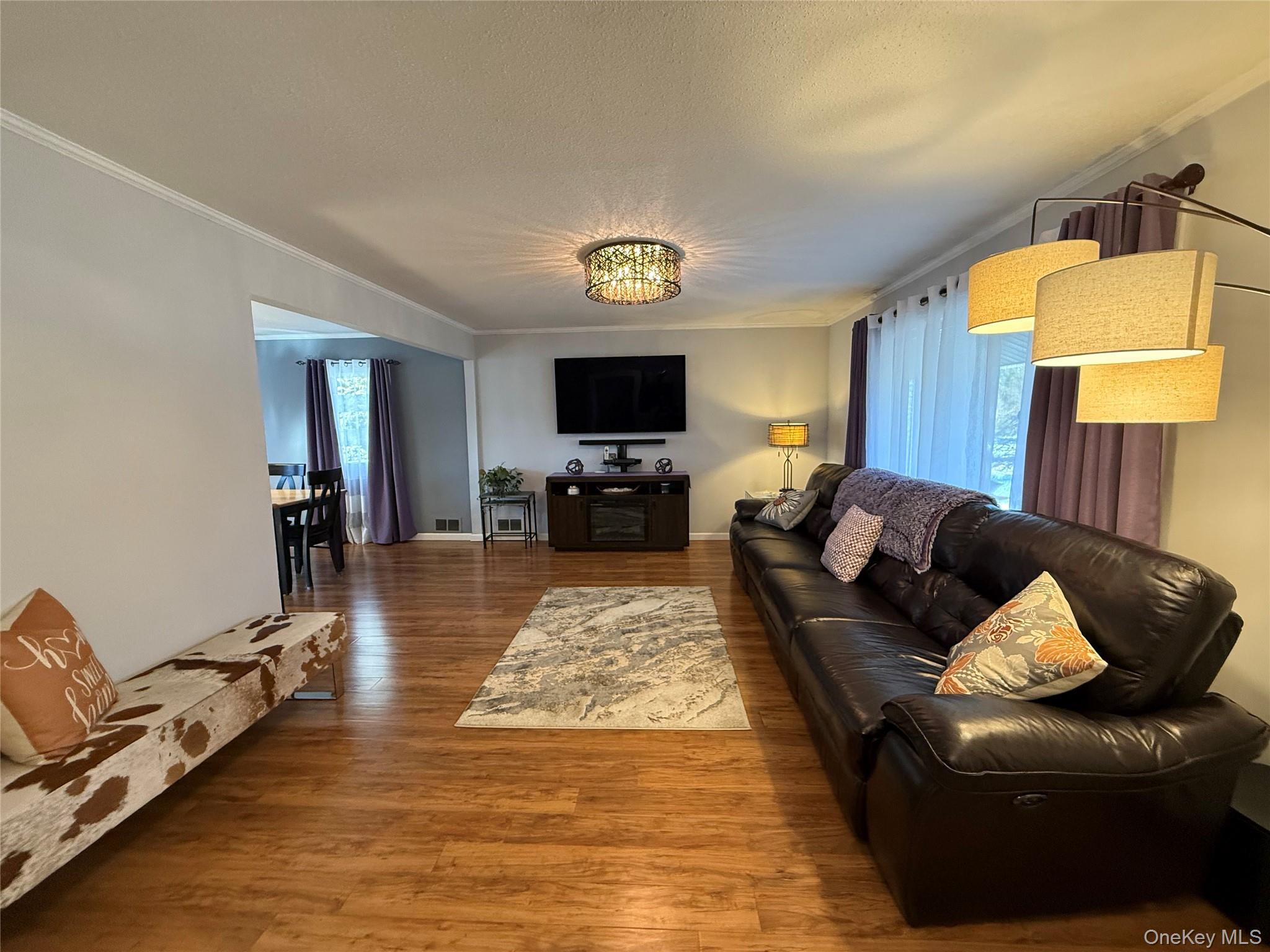 #9 photo, 14 Townsend Place, Syosset , NY 11791