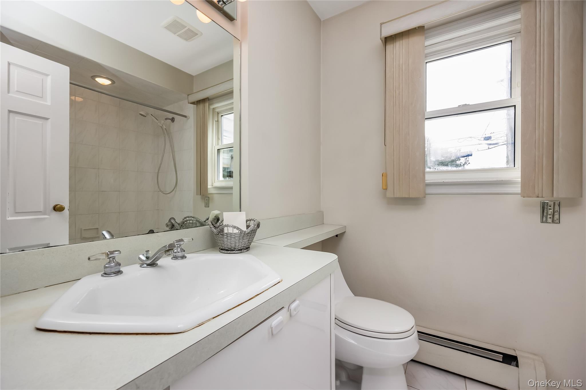 #13 photo, 124 Greystone Road, Rockville Centre , NY 11570