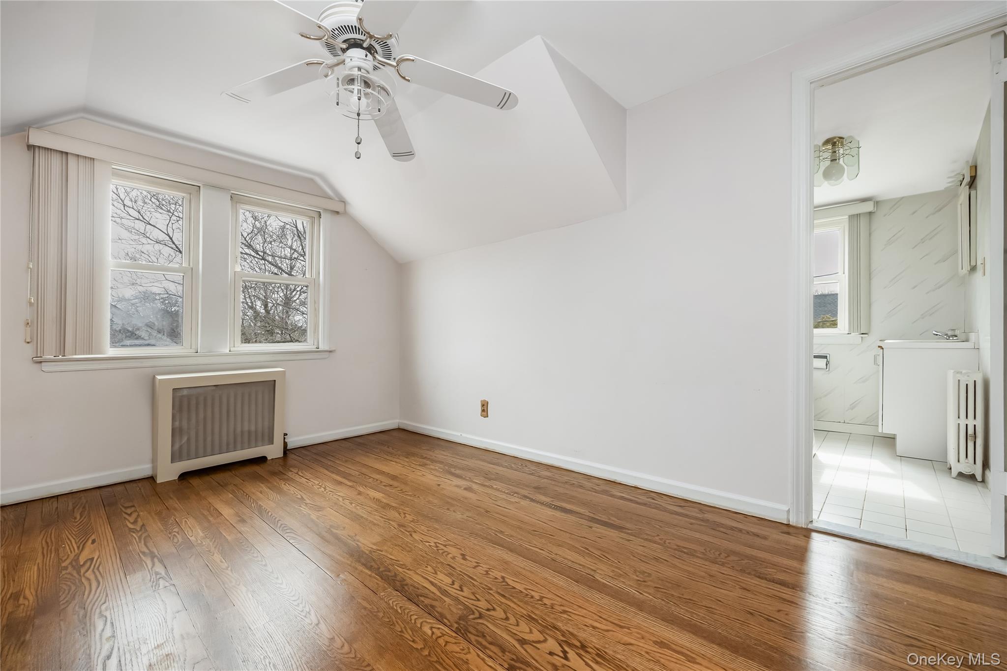 #18 photo, 124 Greystone Road, Rockville Centre , NY 11570