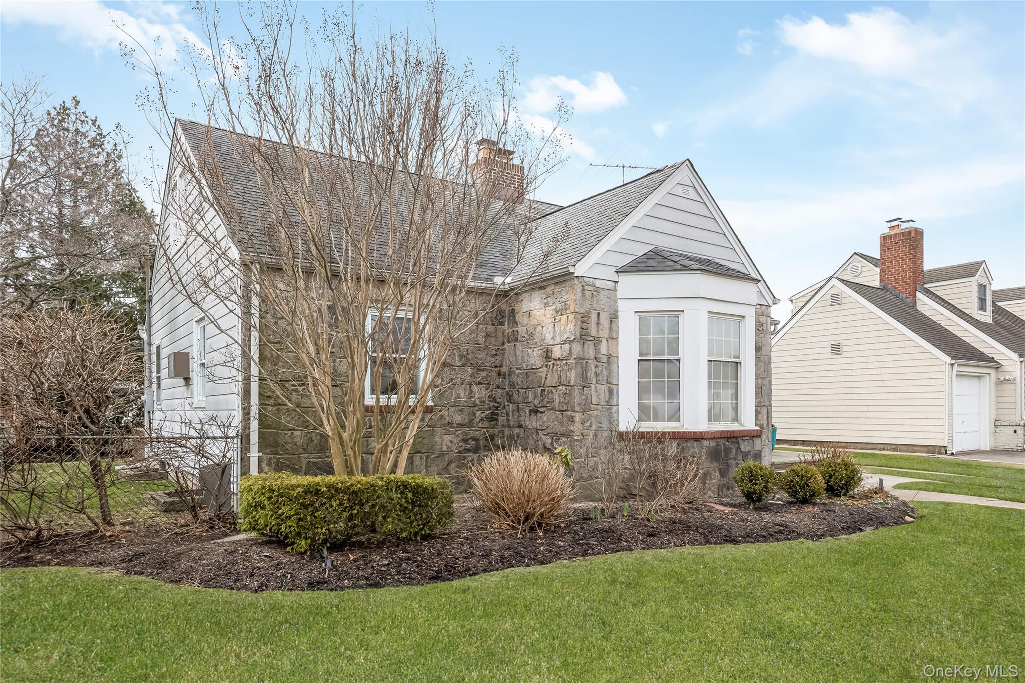 #2 photo, 124 Greystone Road, Rockville Centre , NY 11570