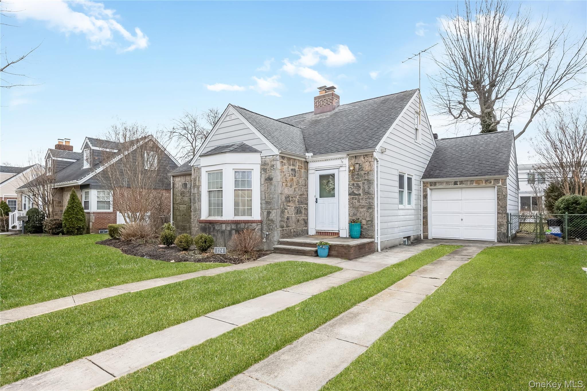 #3 photo, 124 Greystone Road, Rockville Centre , NY 11570