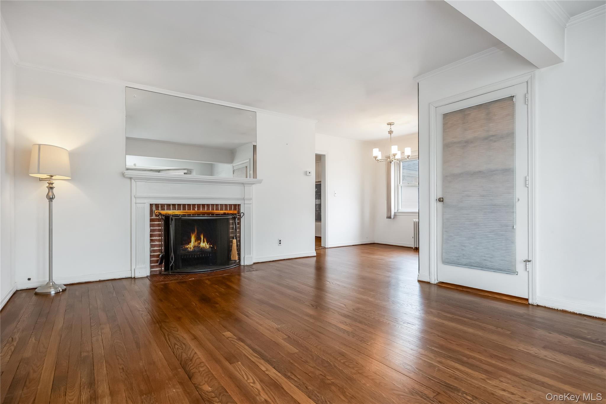 #5 photo, 124 Greystone Road, Rockville Centre , NY 11570