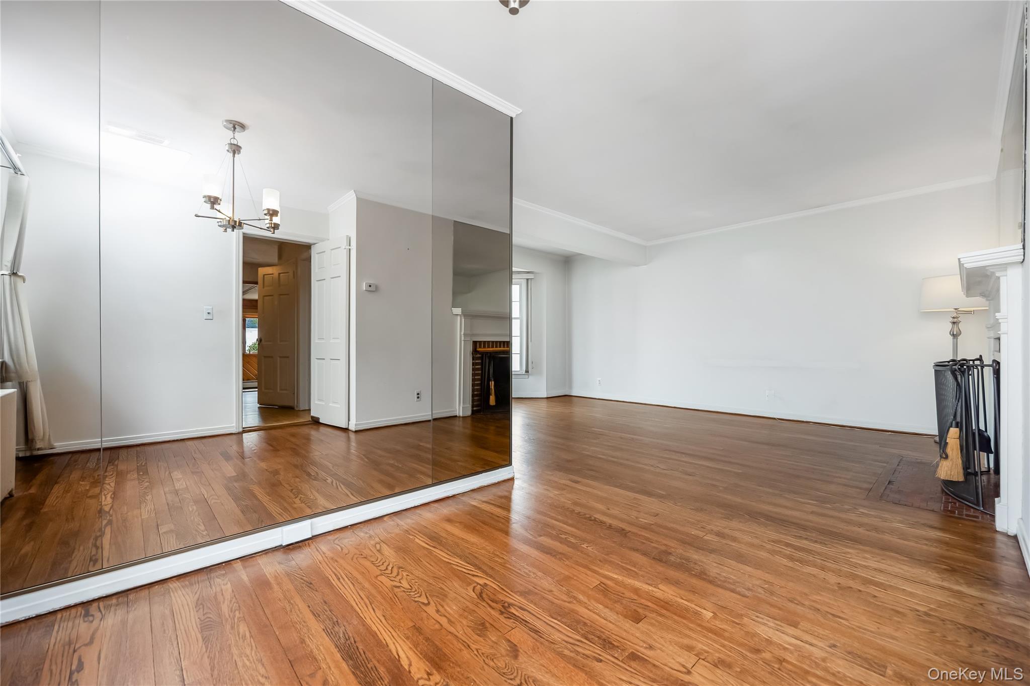 #7 photo, 124 Greystone Road, Rockville Centre , NY 11570