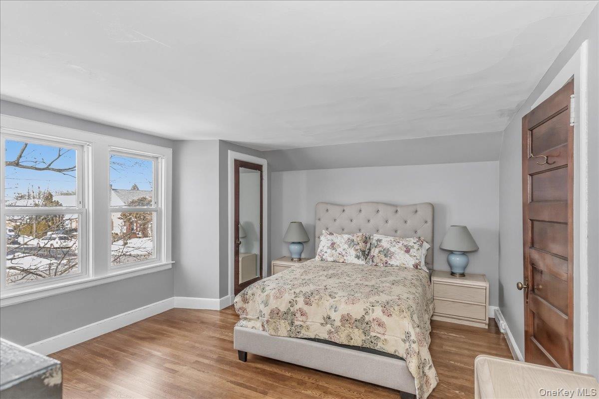 #11 photo, 343 Nassau Boulevard, New Hyde Park , NY 11040