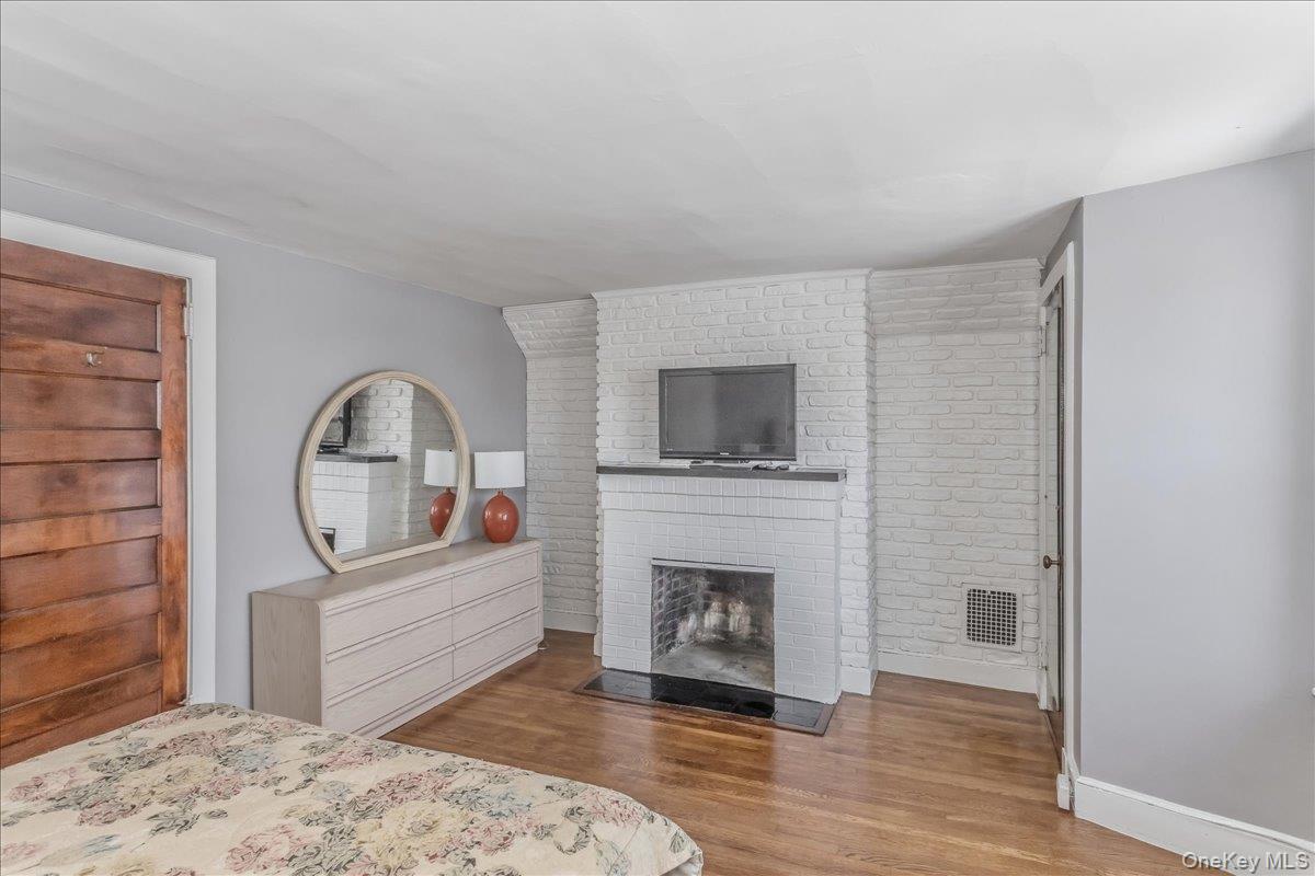 #13 photo, 343 Nassau Boulevard, New Hyde Park , NY 11040