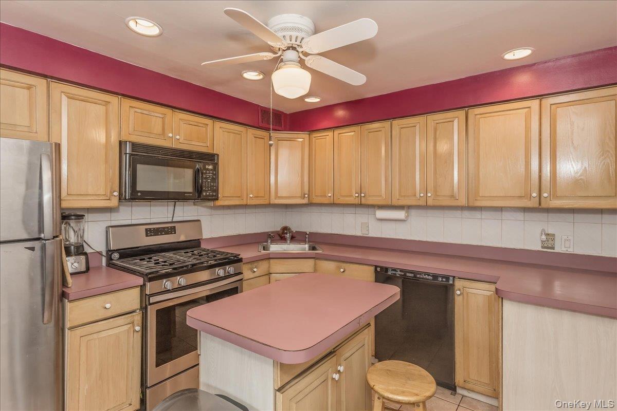 #7 photo, 343 Nassau Boulevard, New Hyde Park , NY 11040