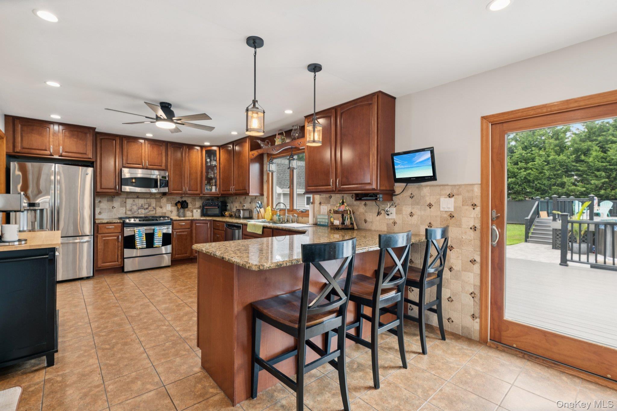 #5 photo, 295 Silver Street, West Babylon , NY 11704