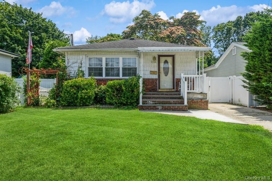 #1 photo, 236 N Richmond Avenue, Massapequa , NY 11758