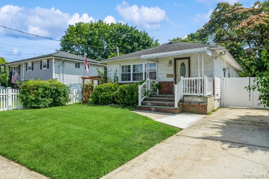 #2 photo, 236 N Richmond Avenue, Massapequa , NY 11758