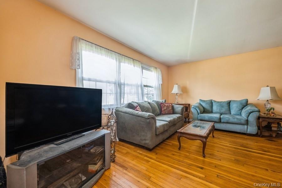 #3 photo, 236 N Richmond Avenue, Massapequa , NY 11758