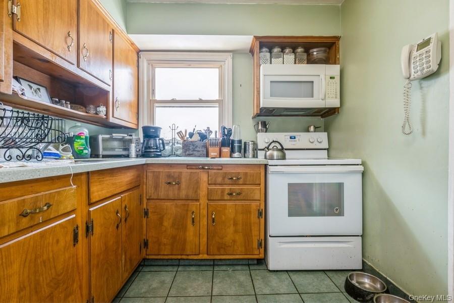 #8 photo, 236 N Richmond Avenue, Massapequa , NY 11758