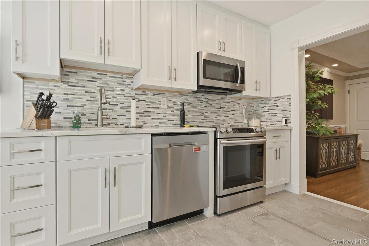 #11 photo, 17 Meadow Street, Garden City , NY 11530