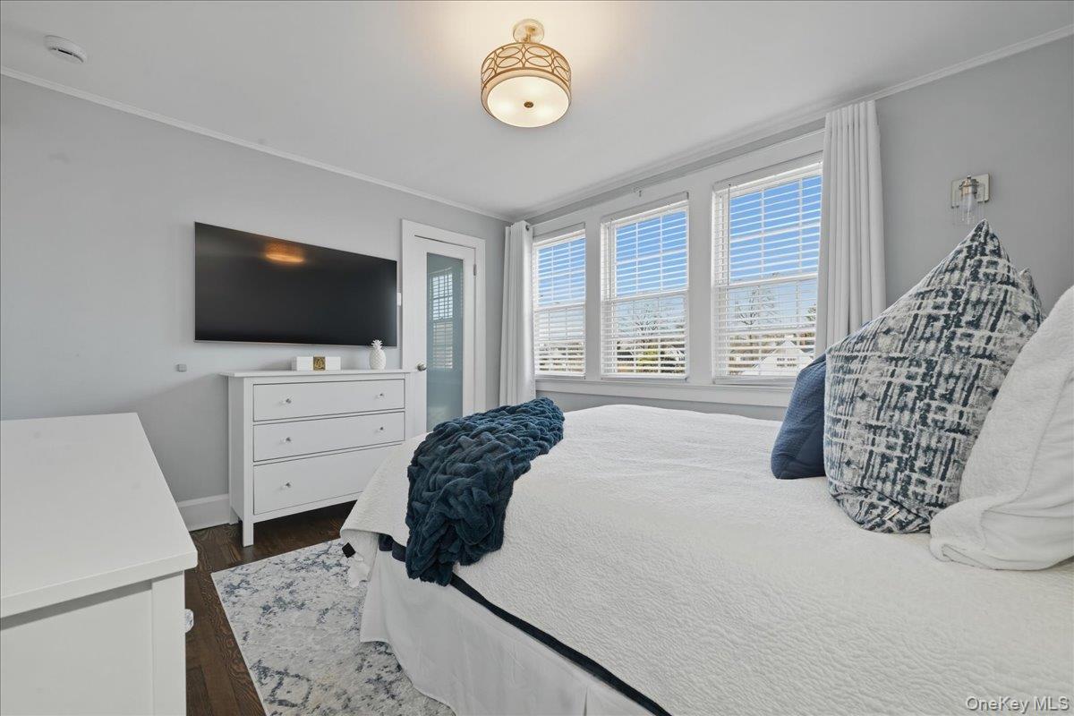 #15 photo, 17 Meadow Street, Garden City , NY 11530