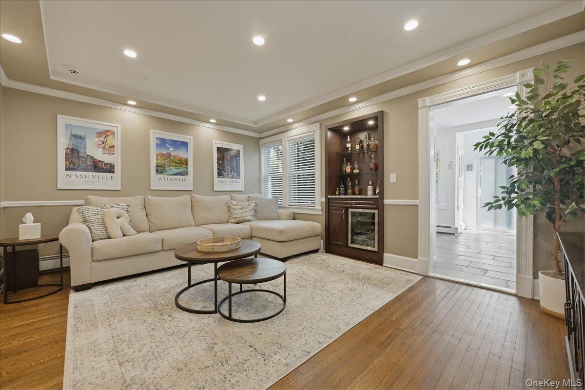 #6 photo, 17 Meadow Street, Garden City , NY 11530