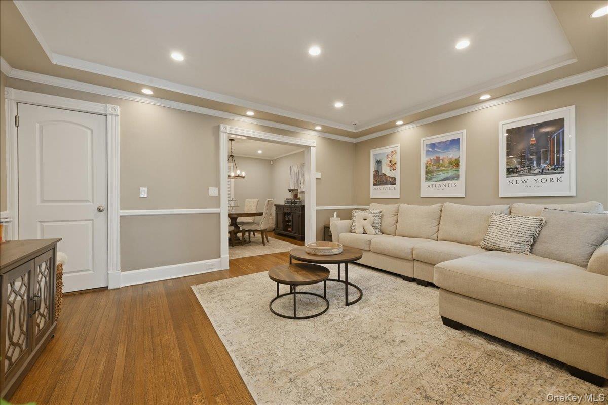 #7 photo, 17 Meadow Street, Garden City , NY 11530