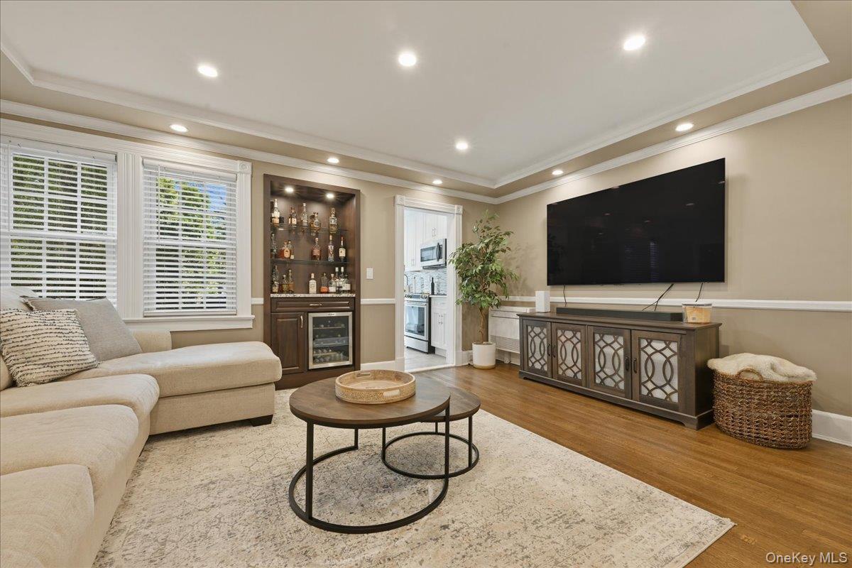 #8 photo, 17 Meadow Street, Garden City , NY 11530