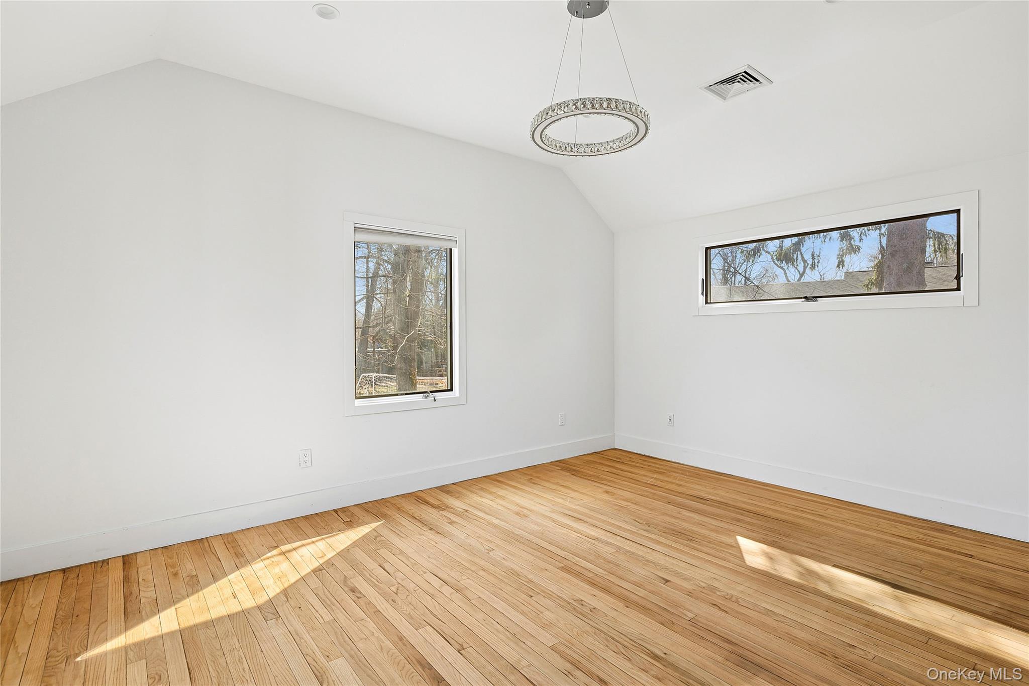 #9 photo, 14 Suydam Drive, Melville , NY 11747