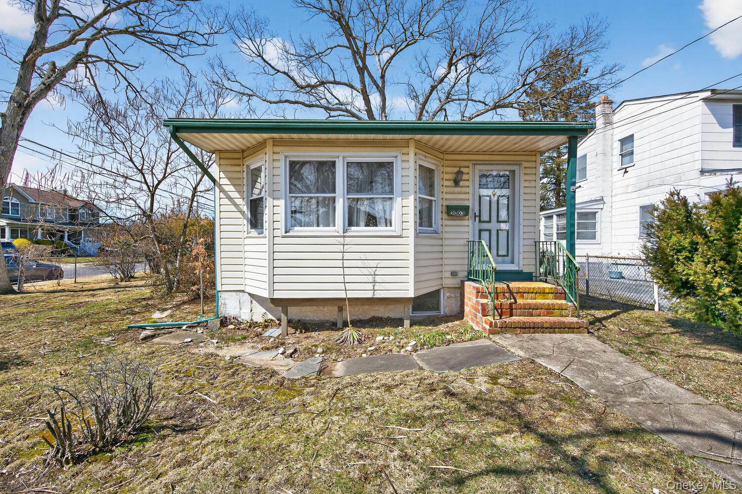 #1 photo, 2003 Park Avenue, East Meadow , NY 11554