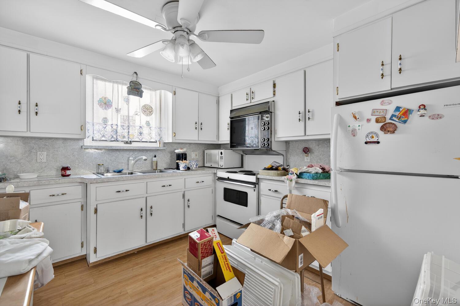 #10 photo, 2003 Park Avenue, East Meadow , NY 11554