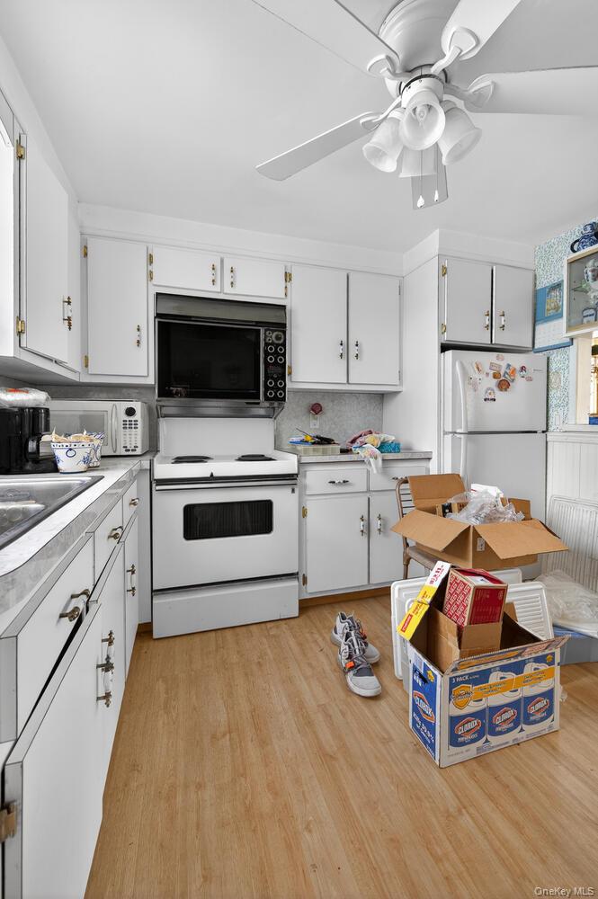 #12 photo, 2003 Park Avenue, East Meadow , NY 11554