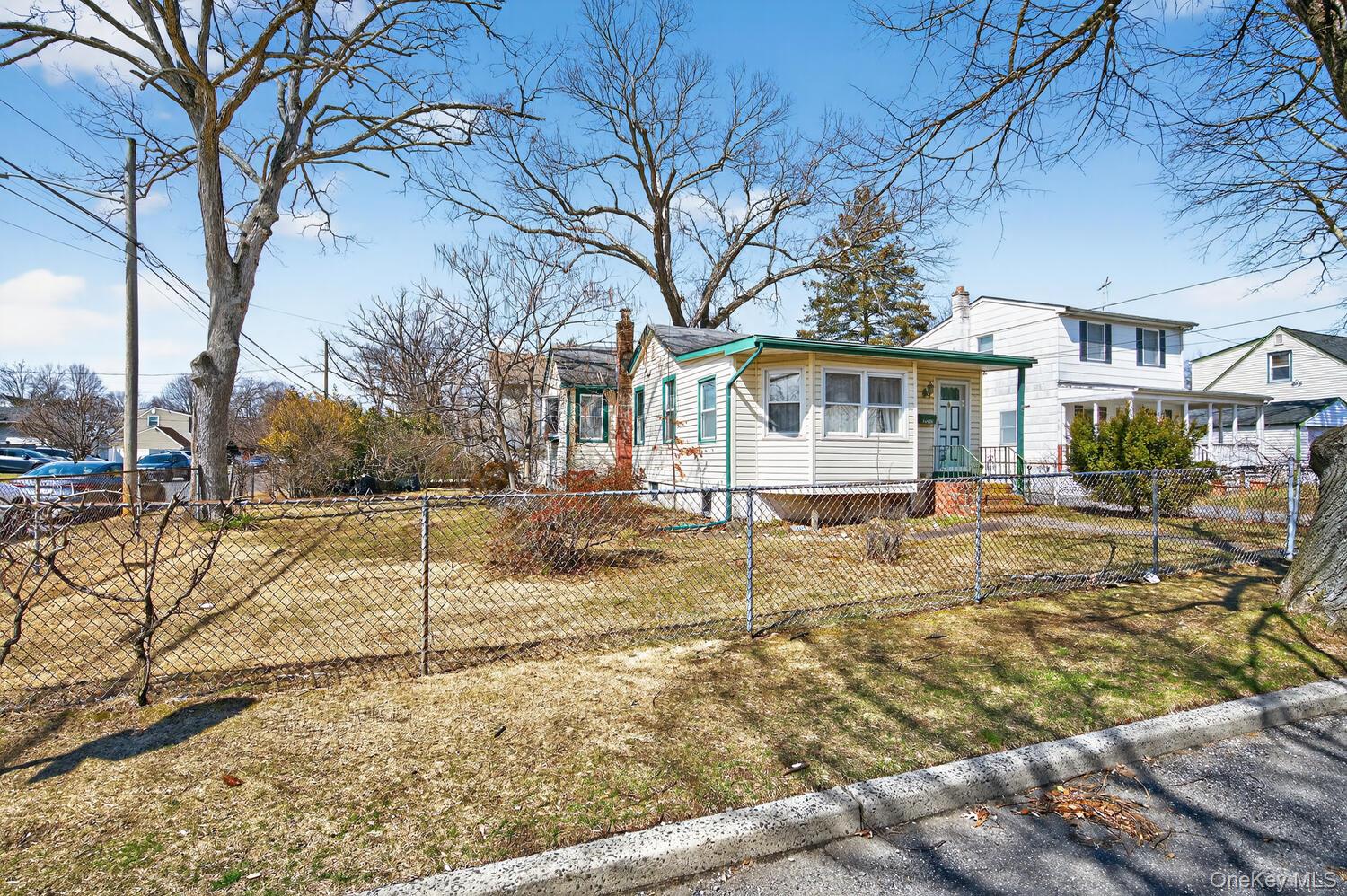 #20 photo, 2003 Park Avenue, East Meadow , NY 11554