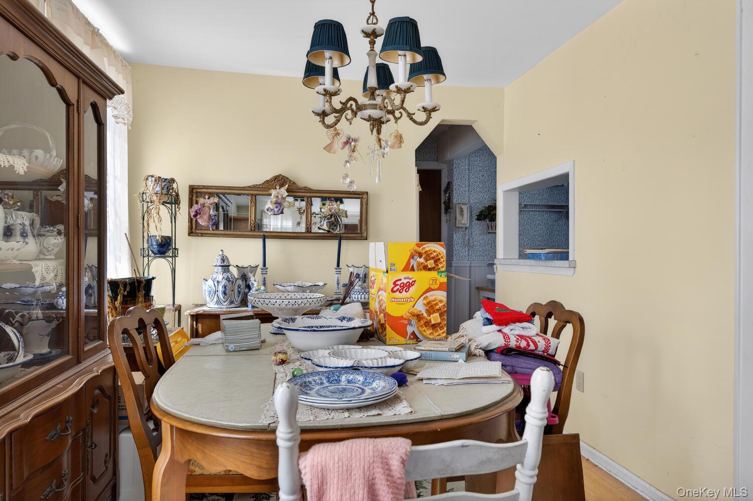 #9 photo, 2003 Park Avenue, East Meadow , NY 11554